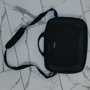 Platform 16" Laptop Slimcase - Black